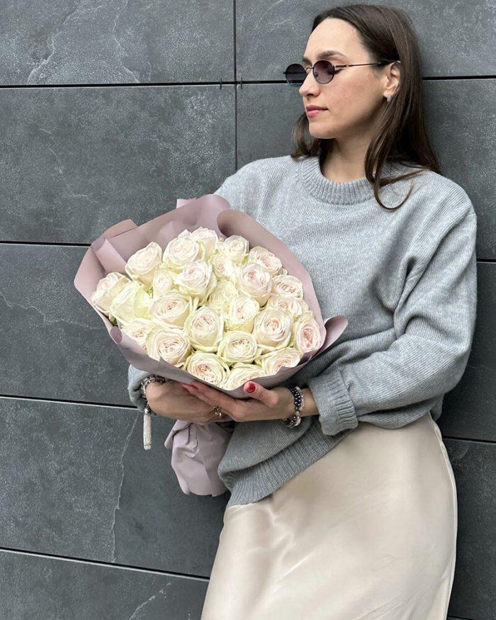 25 пионовидных роз 7700₽